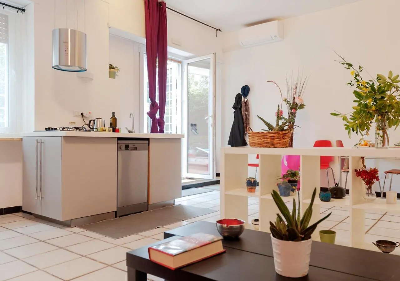 Apartment Plumeria Bianca Rome