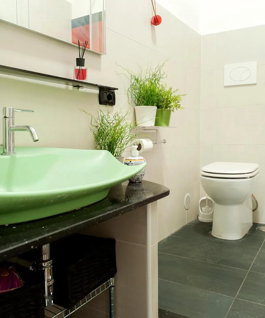 Plumeria Bianca Rome Apartment